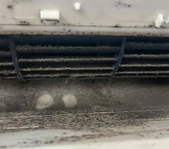 大丰空调吹的风有股烧焦味是怎么回事